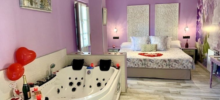 Hotel Suites Con Jacuzzi Santillana Santillana Del Mar: Foto 