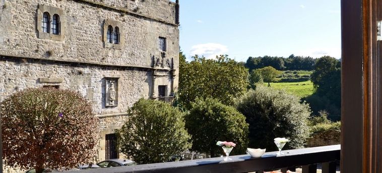 Hotel Suites Con Jacuzzi Santillana Santillana Del Mar: Foto 