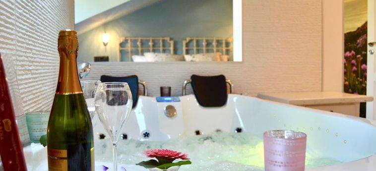 Hotel Suites Con Jacuzzi Santillana Santillana Del Mar: Photo 