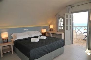 Hotel Glykeria Mini Suites:  SANTORINI