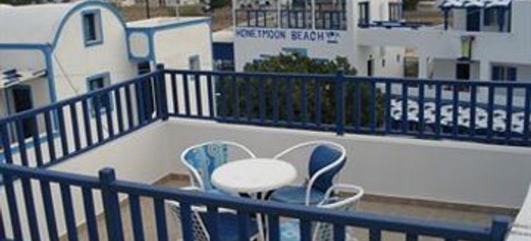 Honeymoon Beach Hotel:  SANTORINI