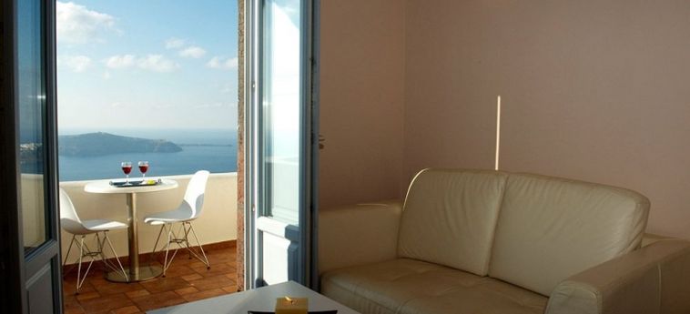 Hotel Dreaming View Suites:  SANTORINI
