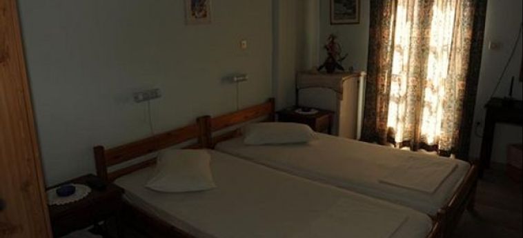 Hotel Villa Aegeon:  SANTORINI