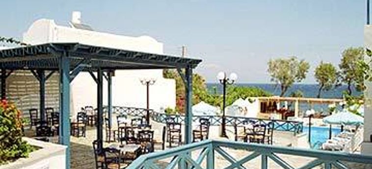 Hotel Roussos Beach:  SANTORINI