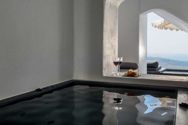 Hotel Nefeles Luxury Suites Santorini: Photo 