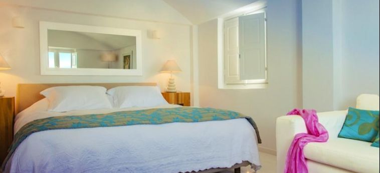 Hotel Aqua Luxury Suites:  SANTORINI