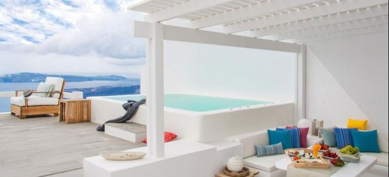 Hotel Aqua Luxury Suites:  SANTORINI