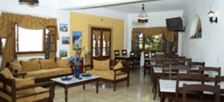 Hotel Villa Manos:  SANTORINI