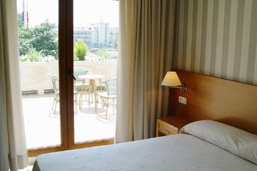 Hotel Apartamentos Trisquel:  SANXENXO - PONTEVEDRA