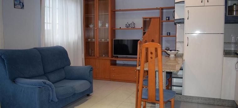 Hotel Apartamentos Versus:  SANXENXO - PONTEVEDRA
