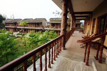 Hotel Jungle Safari Resort:  SAURAHA