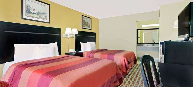 Hotel Days Inn By Wyndham Savannah:  SAVANNAH (TN)