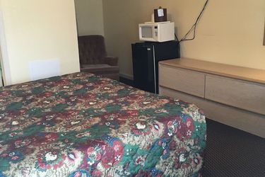 Hotel Shaws Komfort Motel:  SAVANNAH (TN)