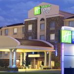 HOLIDAY INN EXPRESS & SUITES SEARCY 2 Stars
