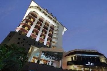 Hotel Santika Premiere Semarang:  SEMARANG