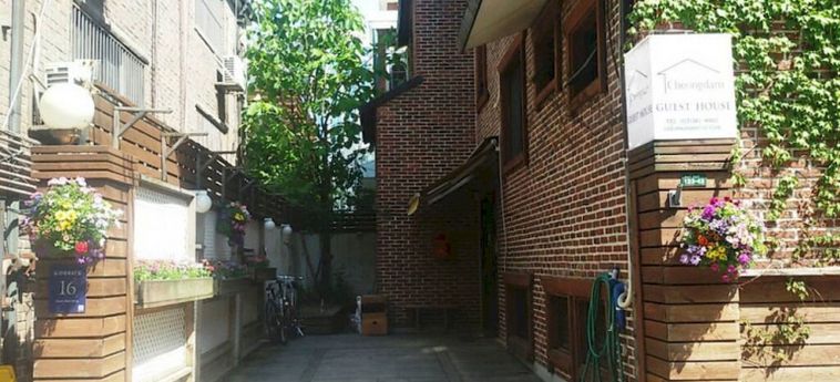 Cheongdam Hostel:  SEOUL