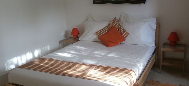 Bed And Breakfast Villa Calliandra:  SEREKUNDA
