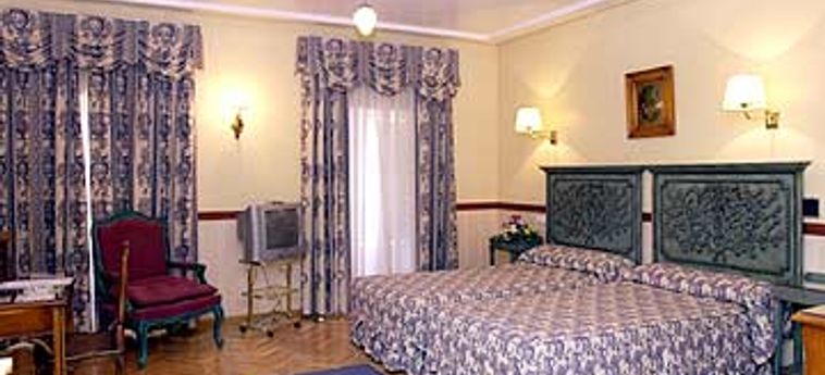 Hotel Doña Maria:  SEVILLA