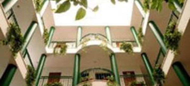Hotel Apartamentos Bib Rambla:  SEVILLA