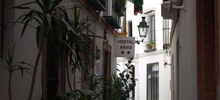Hotel Hostal Arias:  SEVILLE
