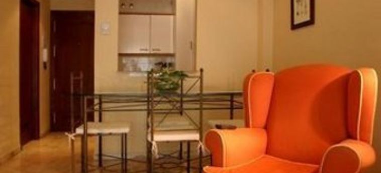Hotel Apartamentos Bib Rambla:  SEVILLE