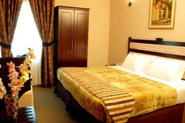 Al Bustan Tower Hotel Suites:  SHARJAH