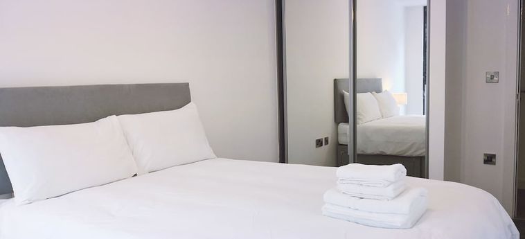 HOMELY SERVICED APARTMENTS - BLONK ST 4 Stelle