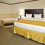 HOLIDAY INN EXPRESS HOTEL & SUITES SHERMAN HWY 75 2 Stars
