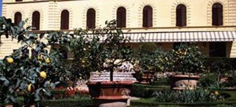 Hotel Villa Scacciapensieri:  SIENNE