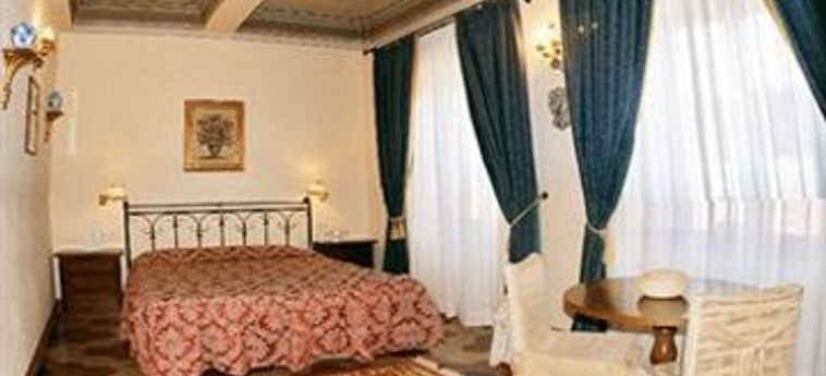 Hotel Residenza D' Epoca Palazzo Fani Mignanelli:  SIENNE