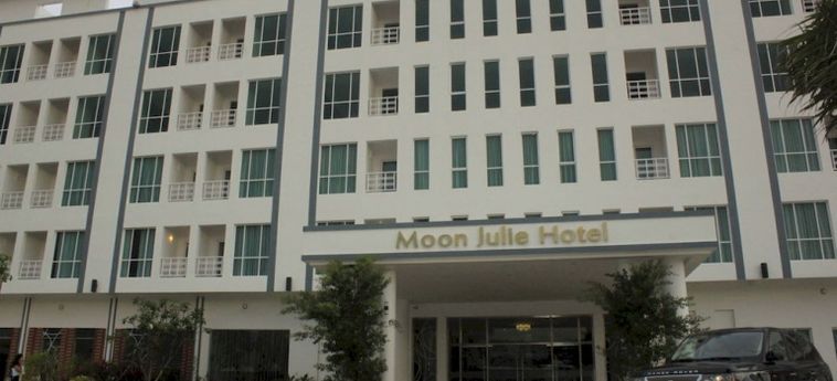 Hotel Moon Julie:  SIHANOUKVILLE