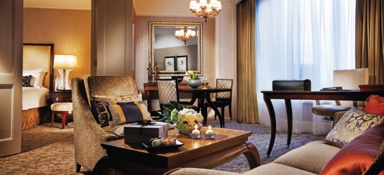 Four Seasons Hotel Singapore:  SINGAPORE