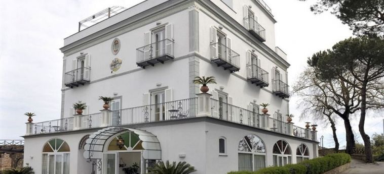 Hotel Oasi Olimpia Relais:  SORRENTO COAST