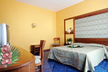 Grand Hotel Nastro Azzurro & Occhio Marino Resort:  SORRENTO COAST