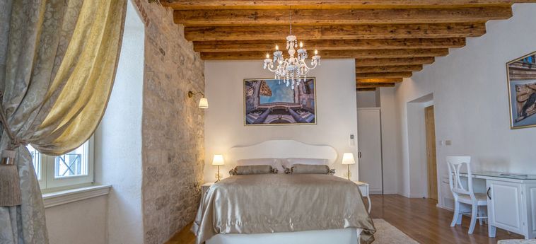 Hotel Villa Split Luxury Rooms:  SPALATO - DALMAZIA