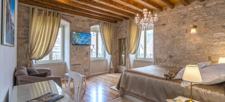 Hotel Villa Split Luxury Rooms:  SPALATO - DALMAZIA