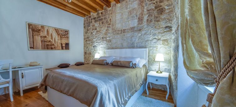Hotel Villa Split Luxury Rooms:  SPALATO - DALMAZIA