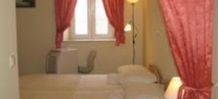 Hotel B&b Villa Kastel Split:  SPALATO - DALMAZIA