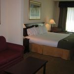 HOLIDAY INN EXPRESS HOTEL & SUITES I-26 & US 29 AT WESTGATE MALL 3 Stars