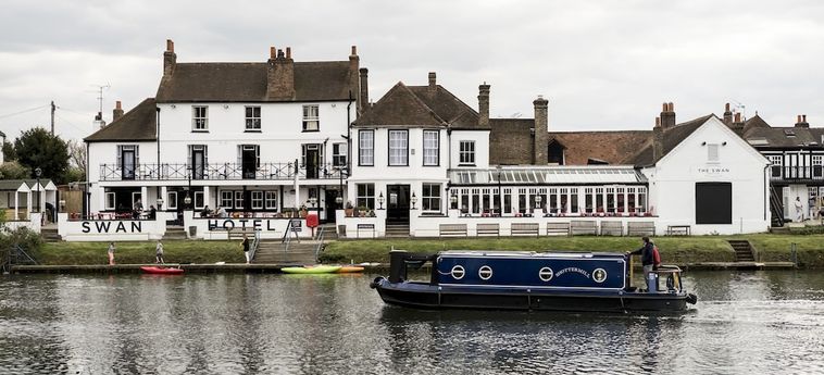 The Swan Hotel:  STAINES