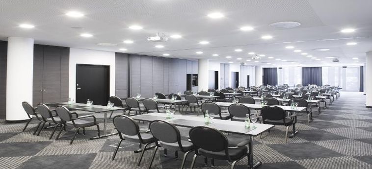 Movenpick Hotel Stuttgart Airport Stuttgart: Foto 