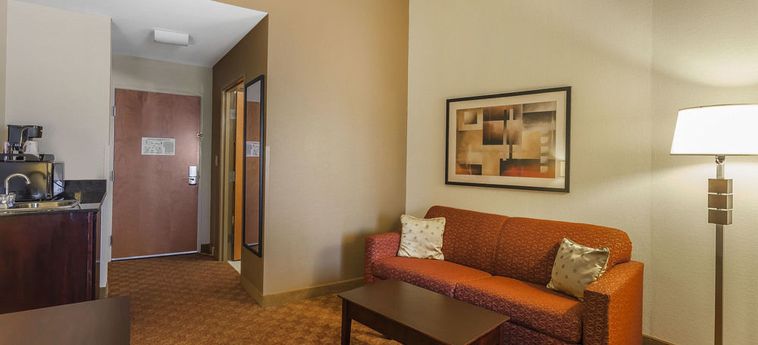 Hotel Comfort Suites Near Joint Forces:  SUFFOLK (VA)