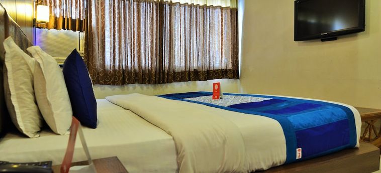 Oyo 1389 Hotel Relax Inn:  SURAT