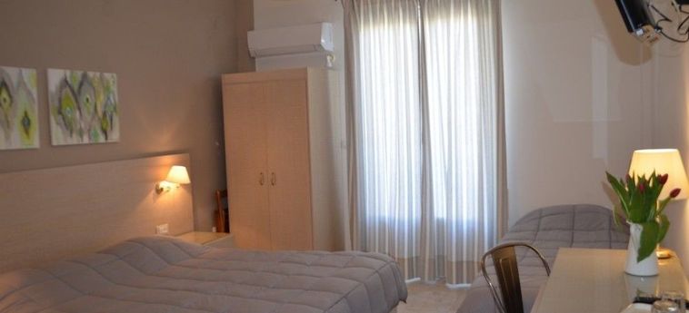 Hotel Archontissa Rooms:  SYROS