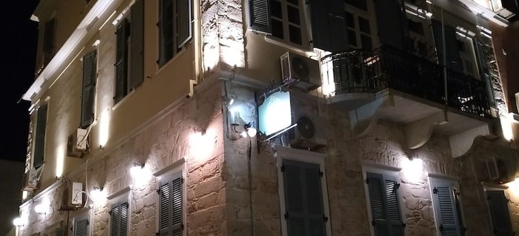 Fiera Guesthouse:  SYROS