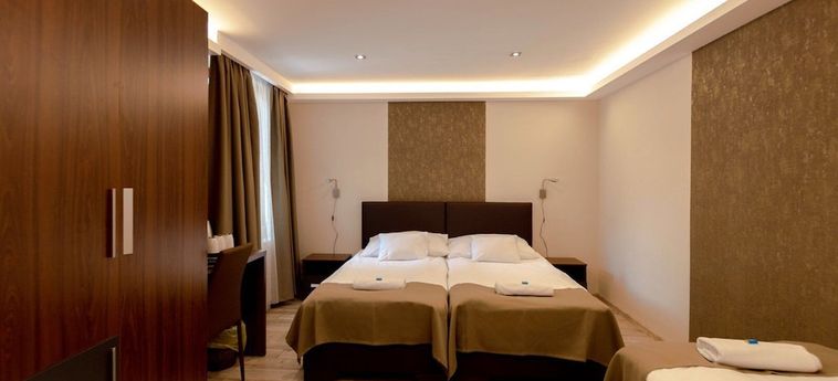 Hotel Vén Diófa De Lux Panzió Szeged: Foto 