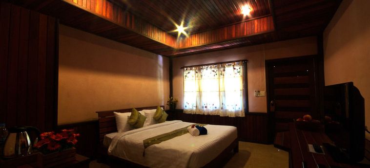 Sangsawan Palace Khaolak Hotel:  TAKUA PA