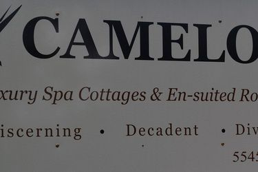 Hotel Camelot Cottages:  TAMBORINE MOUNTAIN - QUEENSLAND