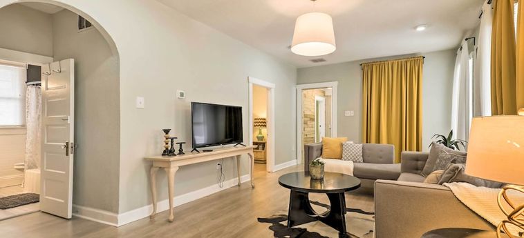 Hotel Colorful Tampa Home W/ Spacious Covered Patio Tampa (Fl) : Photo 