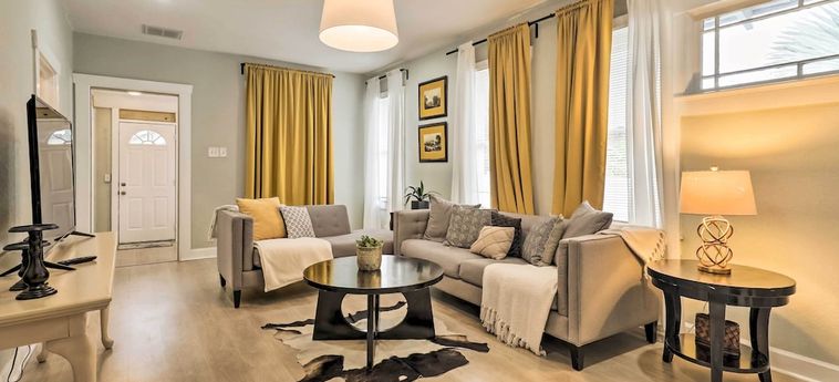 Hotel Colorful Tampa Home W/ Spacious Covered Patio Tampa (Fl) : Photo 
